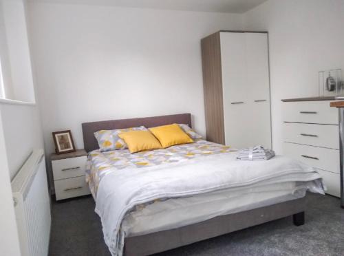 Corby House | City Vacations Corby 4 separate room house