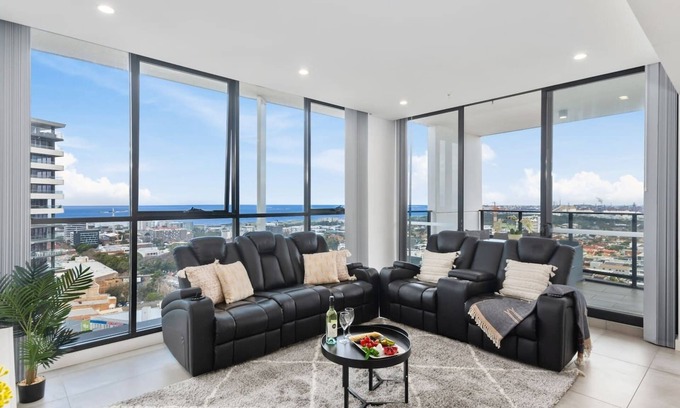 Wollongong CBD Apartment | City View Escape Panoramic Wollongong Longstays