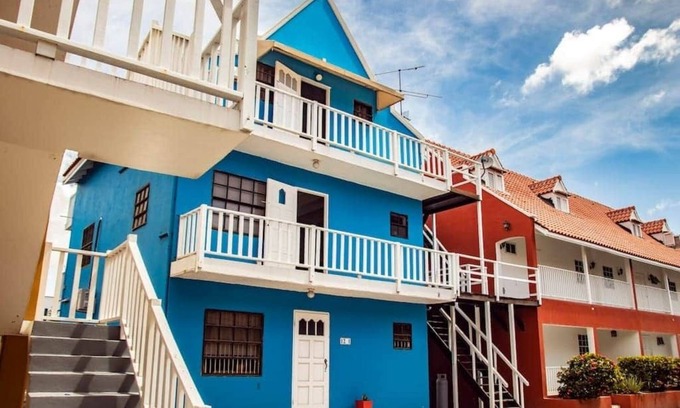 Colon Apartment | Citylife Apartments - Pool/Free Parking/in Willemstad. Apartment F