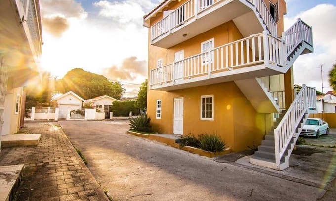 Colon Apartment | Citylife Apartments - Pool/Free Parking/in Willemstad. Apartment O