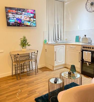 Liverpool Apartment | CityNights Studios with Free Parking