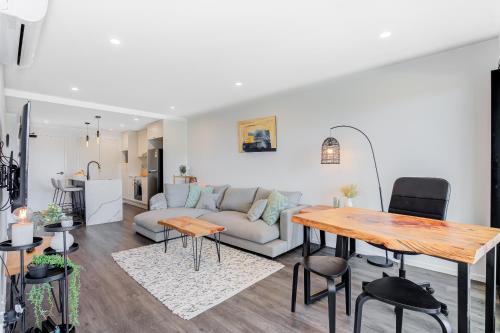 Chermside Apartment | Cityscape Comfort 2BR Abode w/ Balcony & Parking