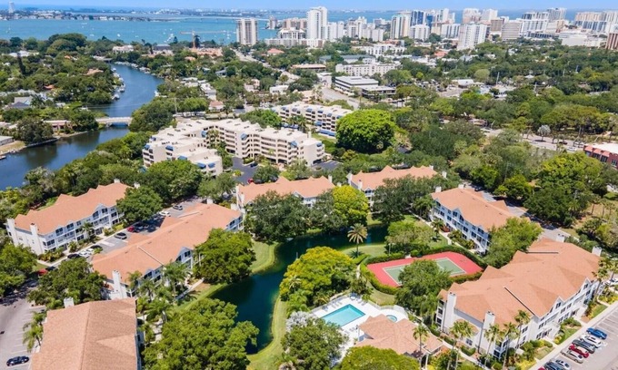 Downtown Condo | Cityside Condo Escape in Sarasota *Pool, Hottub*