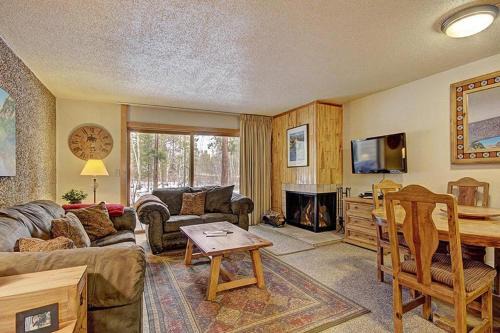 Breckenridge House | Claimjumper #30