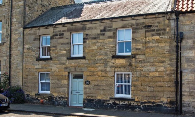 Warkworth House | Clara's Cottage