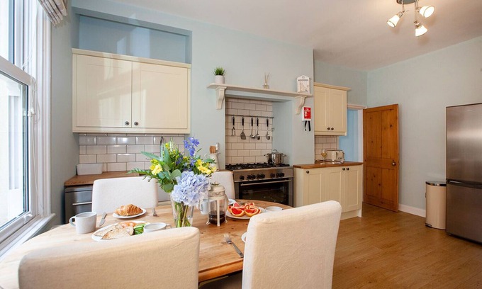 West Cliff Cottage | Clarence Cottage