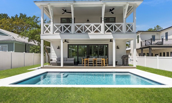 White's Gulfview House | Clareon House: Luxury Beach Home on 30A