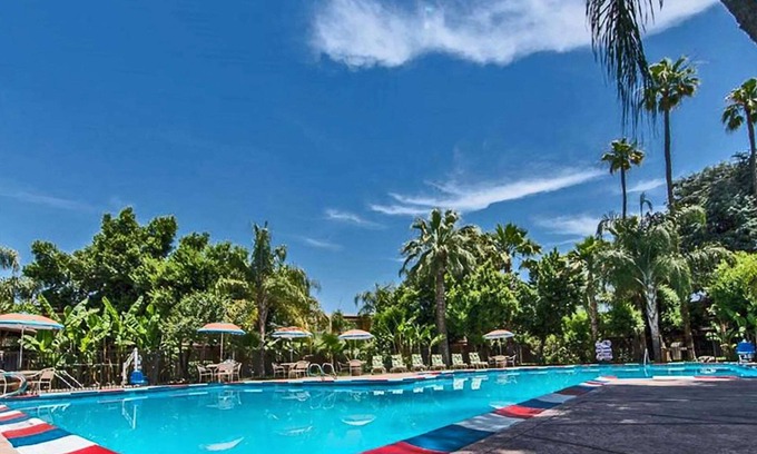Bakersfield Hotel | Clarion Hotel Bakersfield North