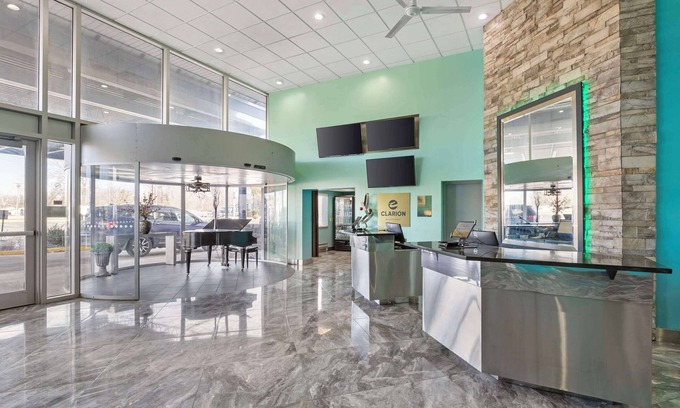 Des Moines Hotel | Clarion Inn Des Moines Airport