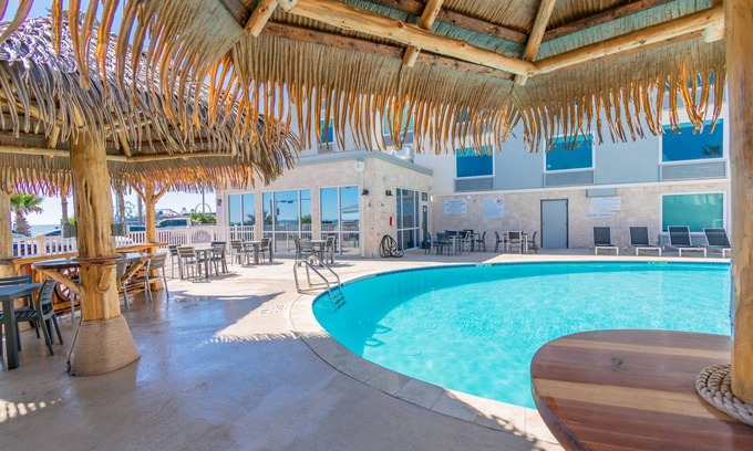 Galveston Hotel | Clarion Pointe Galveston Seawall