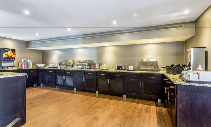 Huntsville Hotel | Clarion Pointe Huntsville Research Park