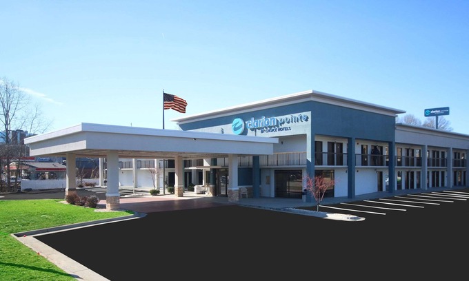 Statesville Hotel | Clarion Pointe Statesville