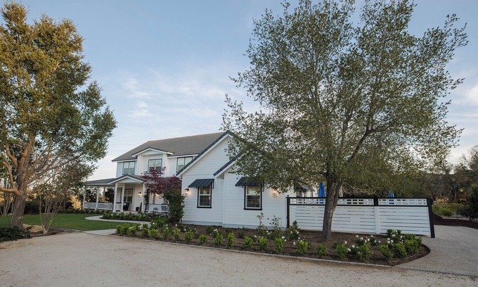 Templeton Apartment | Clark House One Bedroom Apartment is the perfect spot for a wine getaway for two!