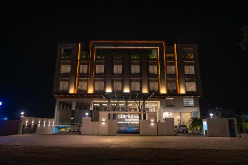 Faizabad Hotel | Clarks inn Express Ayodhya