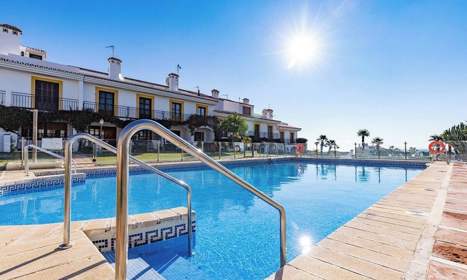 Sitio de Calahonda Ski Chalet | Classic 2 Bed Andalusian Townhouse 500m From Beach