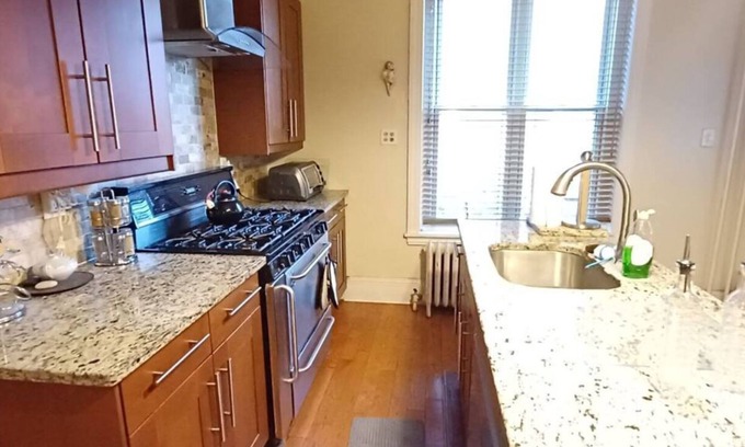 Frankford Apartment | Classic and spacious beauty
