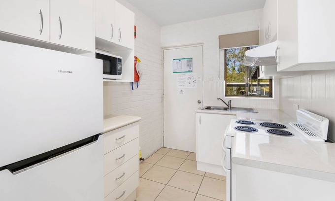 Batehaven Apartment | Classic Beachfront Unit