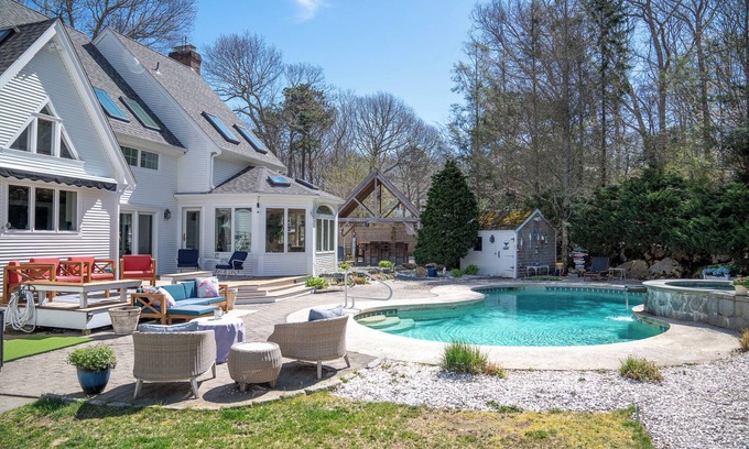 East Sandwich House | Classic Cape Cod Retreat with Amazing Backyard Amenities - why leave?