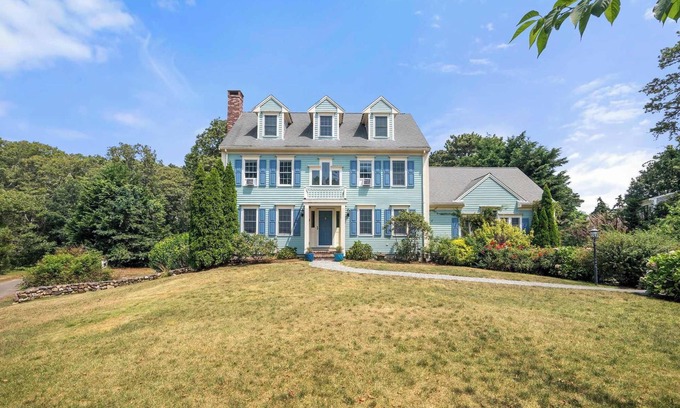 South Harwich House | Classic Cape, Walk to Red River Beach!
