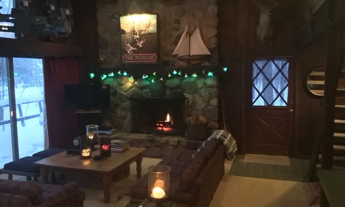 Harbor Springs Ski Chalet | Classic Chalet adjacent to Nubs Nob and Boyne Highlands