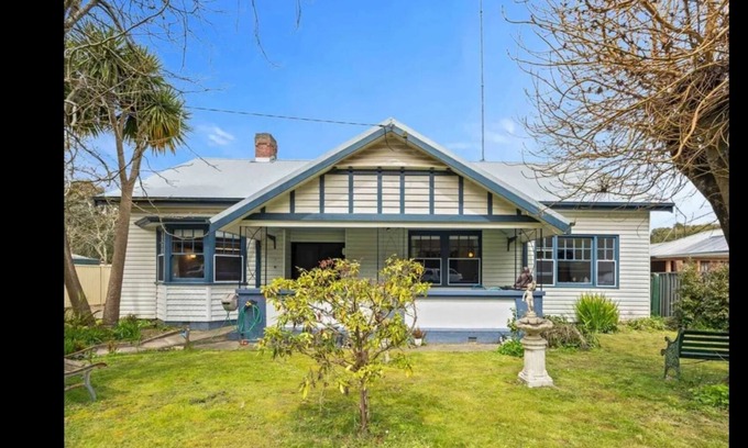 Nerrina House | Classic, cosy & close