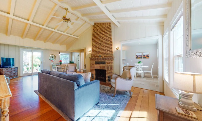 Napa Cottage | Classic cottage living with stunning, private outdoor space, grill & gazebo