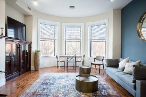 Fenway–Kenmore Apartment | Classic furnished 1BR in Fenway in Brownstone Bldg