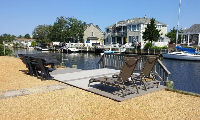Loveladies House | Classic Lagoon Front House-Perfect for Boaters & Beach Lovers!