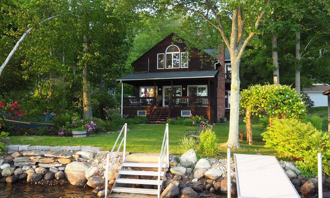 Lake Pocotopaug House | Classic Lake House w/private waterfront, 4 steps to water, FirePit/Kayaks/canoe