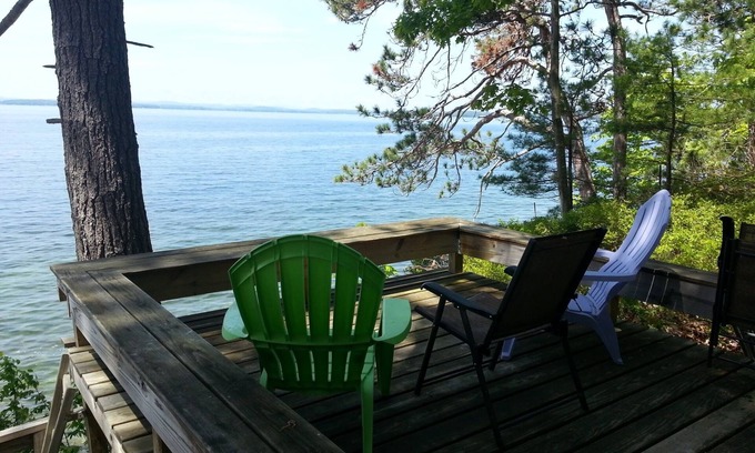 Tuftonboro Cabin | Classic Lake Winnipesaukee Camp