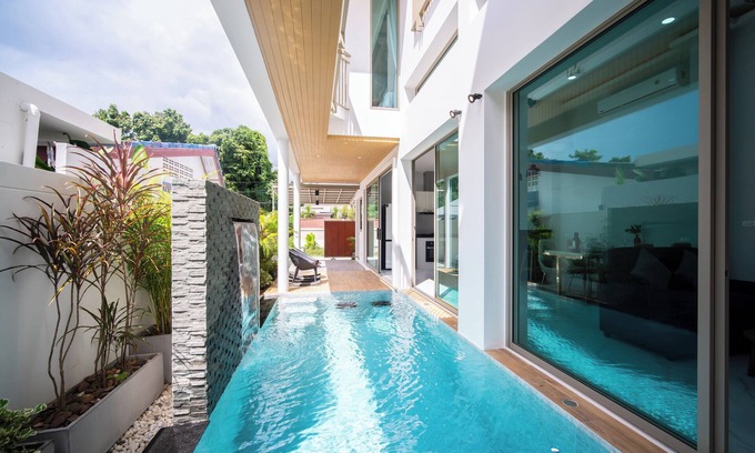 Ban Saiyuan Villa | Classic Modern Pool Villas Rawai 3BR