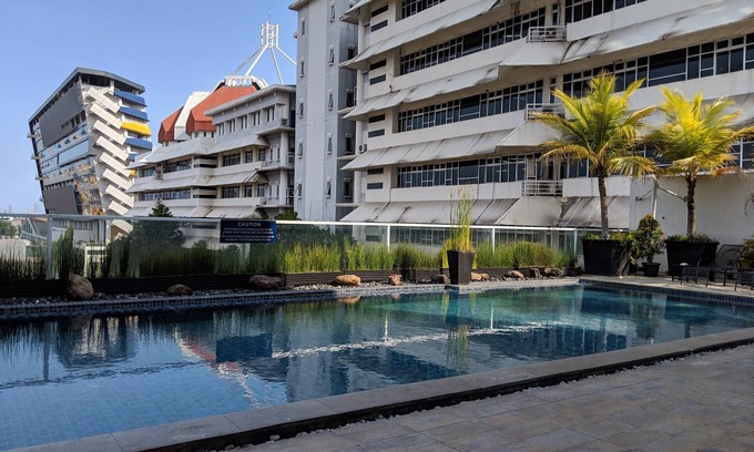Siwalankerto Apartment | Classic Modern Studio Room Apartment at The Square Surabaya