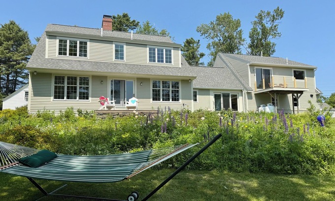 Mid-Coast and Islands House | Classic New England Waterfront