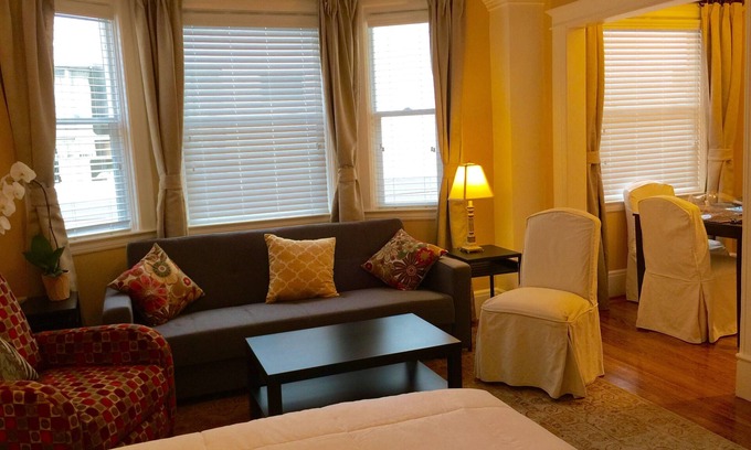 Chinatown Apartment | Classic Nob Hill 1920's Boutique Apt. With Charming Updates