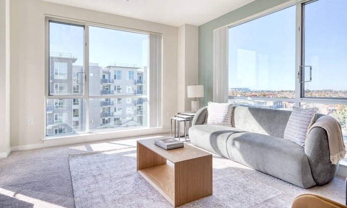Santa Clara Apartment | Classic Santa Clara 1BR w/Gym, Pool & W/D, nr tech HQs, by Blueground
