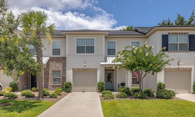 Epworth Acres House | Classic Seaside Town Home with master on ground floor!