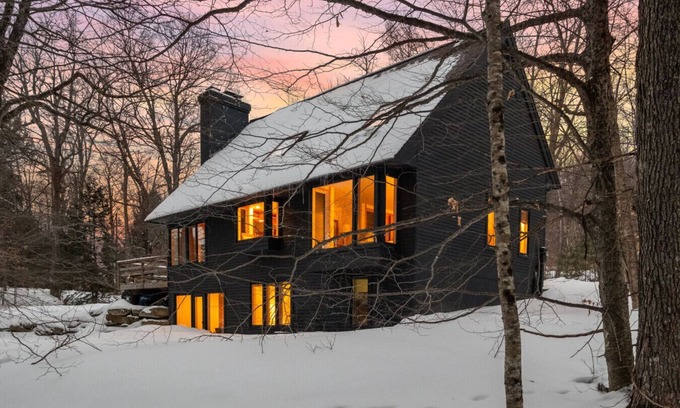 Winhall Ski Chalet | Classic Stratton Ski Chalet: Perfect for Families