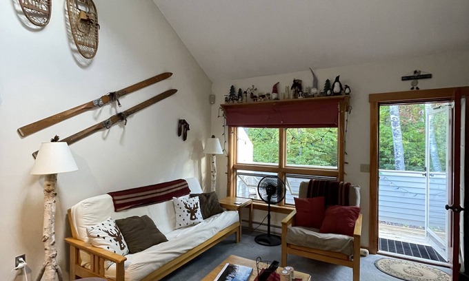 Carrabassett Valley Condo | Classic Sugarloaf slope side Condo near outdoor center trails and Snubber lift