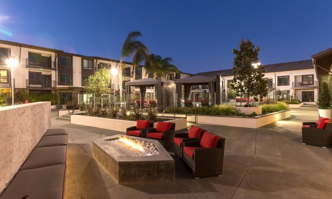 Morse Park Apartment | Classic Sunnyvale 2BR w/Pool, A/C & W/D, nr Google, by Blueground