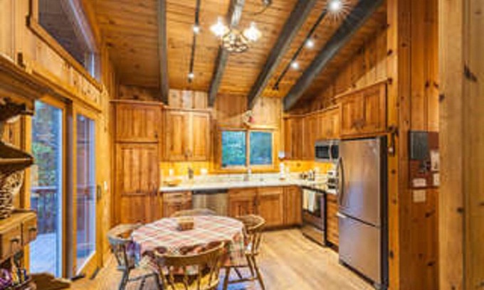 Olympic Valley Cabin | Classic Tahoe Cabin 1 Mile from Olympic Valley /Palisades Tahoe Ski Slopes!