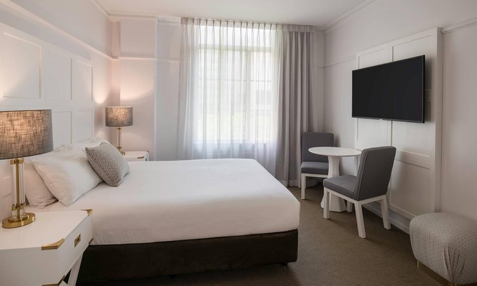 Spring Hill Hotel | Classy 1 BR Hotel Apartment Anzac Sq. Brisbane CBD