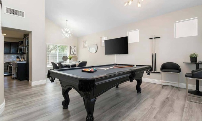 North Las Vegas House | ❤️Classy 4BR Home with Pool Table & BBQ in NLV