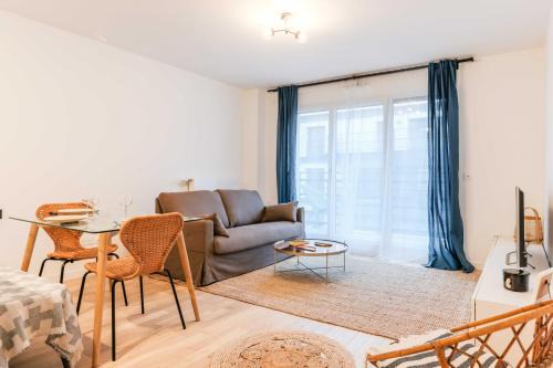 Les Puces de Saint-Ouen Apartment | Classy appartement - Flea Market
