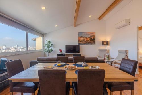 Penha de Franca Apartment | Classy Two Bedroom View