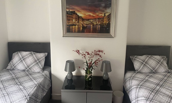 Linthouse Cottage | Clavens House, excellent lower cottage flat