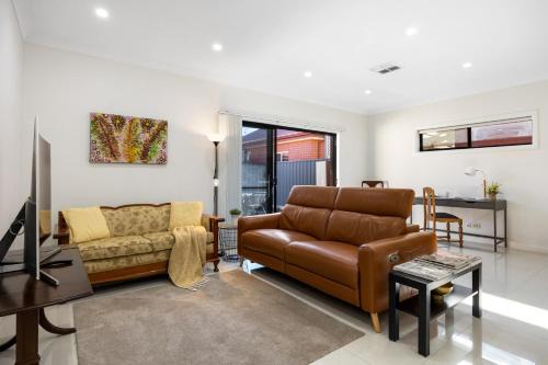 Torrensville Apartment | Clay and Clover