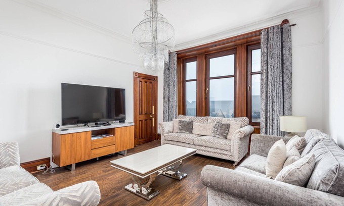 Broughty Ferry Apartment | Claymore Apartment, Brook Street, central Broughty Ferry, Dundee