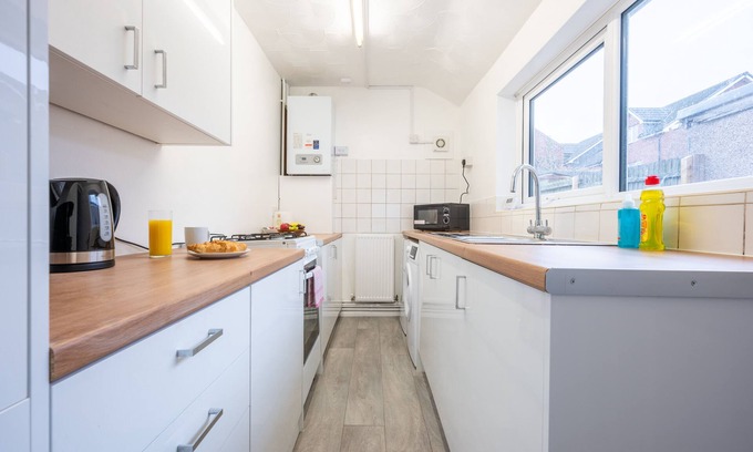 Newport House | Clayton Street by Tŷ SA