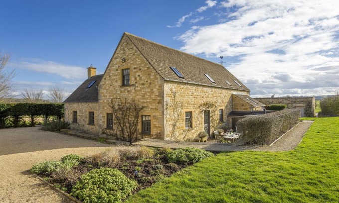 Lower Oddington House | Claytons Cottage