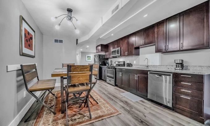 Hough Apartment | Cle Suites 3BR/2BA | 5 min Walk to Cle Clinic #1